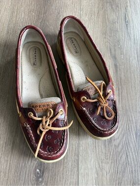 Sperry Women's Burgundy Leather Boat Shoes with Tan Laces